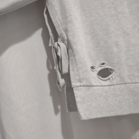 distressed gray sweater size small - Picture 4 of 4